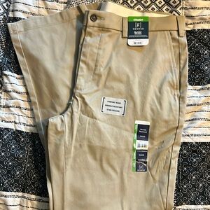 NWT khaki pants 34x30